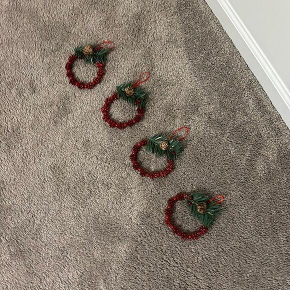 4 red wreath ornaments​ - Picture 1 of 1